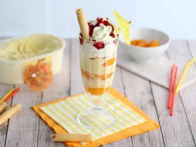 ptitchef.com Glace à la pêche dans une coupe